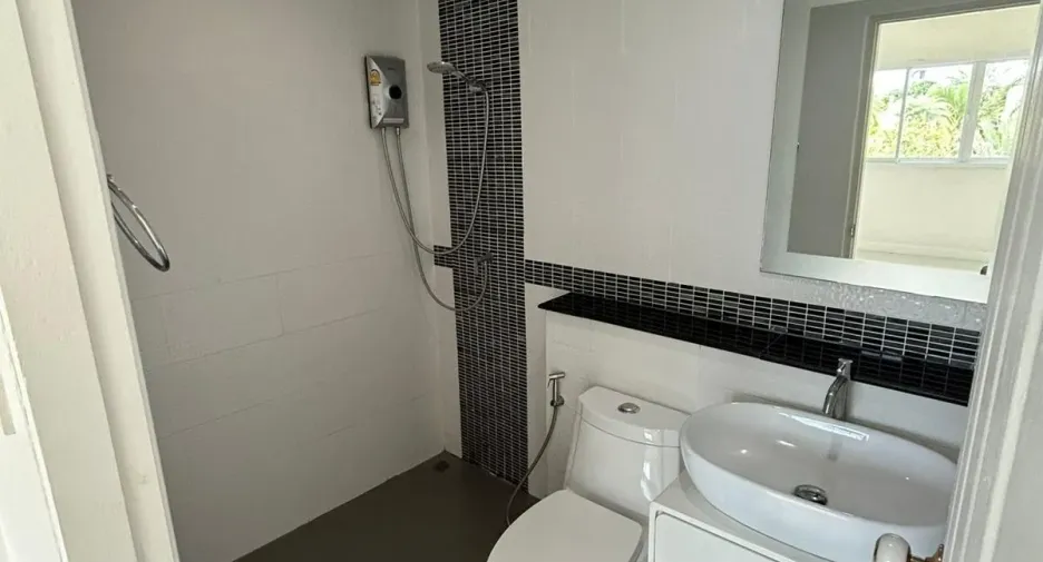 For sale 2 ベッドルーム townhouse in Hua Hin, Prachuap Khiri Khan