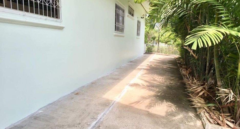 For sale 3 bedrooms house in San Kamphaeng, Chiang Mai