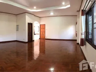 For sale 3 bedrooms house in San Kamphaeng, Chiang Mai