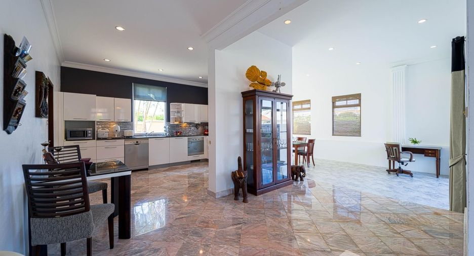 For sale 6 bedrooms villa in Cha Am, Phetchaburi