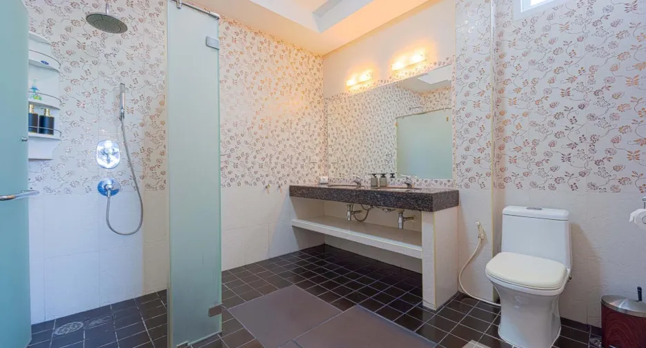 For sale 6 bedrooms villa in Cha Am, Phetchaburi