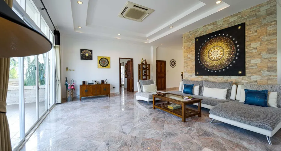 For sale 6 bedrooms villa in Cha Am, Phetchaburi