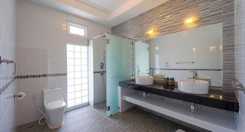 For sale 6 bedrooms villa in Cha Am, Phetchaburi