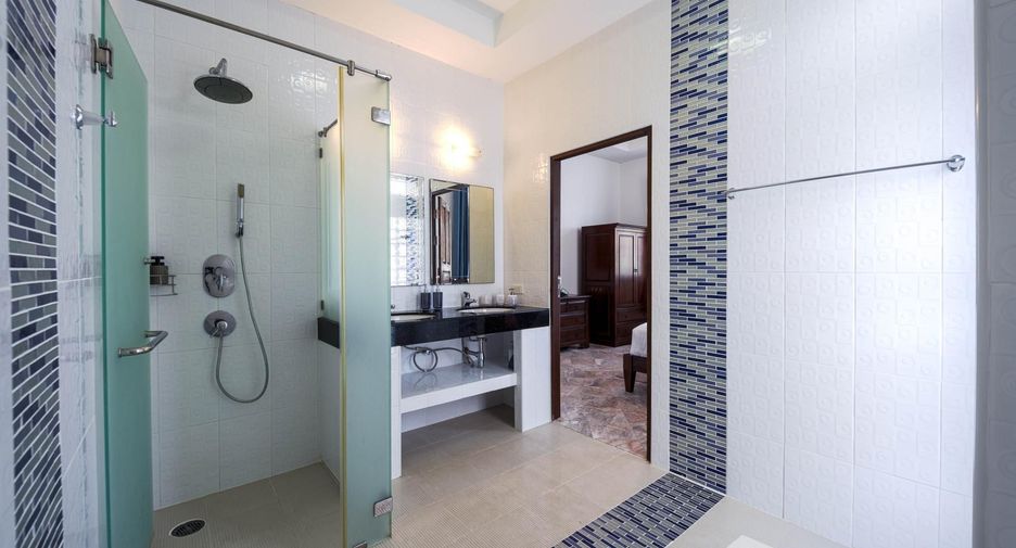 For sale 6 bedrooms villa in Cha Am, Phetchaburi