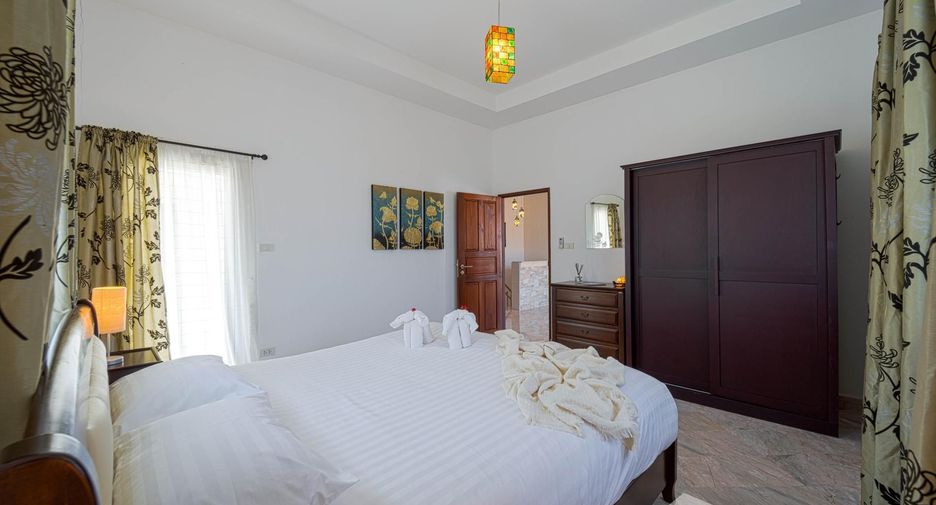 For sale 6 bedrooms villa in Cha Am, Phetchaburi