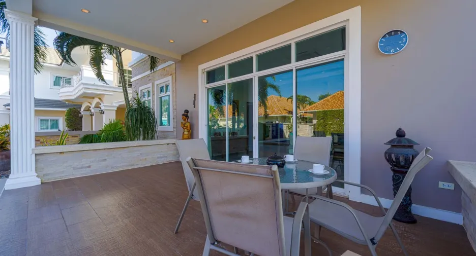 For sale 6 bedrooms villa in Cha Am, Phetchaburi