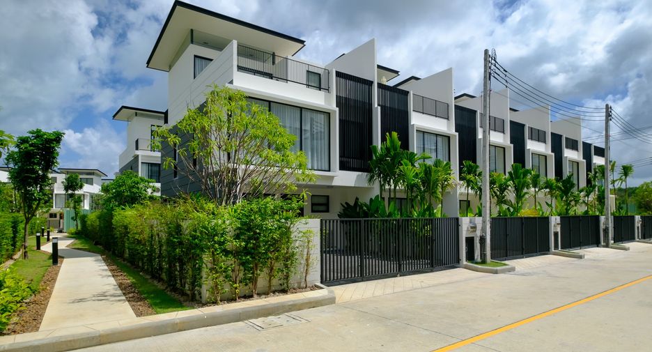 For sale 3 bedrooms townhouse in Thalang, Phuket
