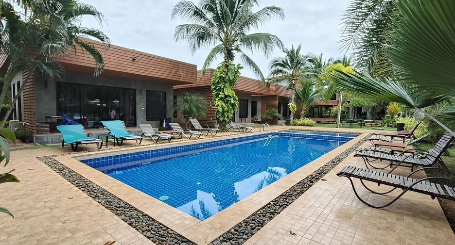 For sale 14 bedrooms retail Space in Pran Buri, Prachuap Khiri Khan