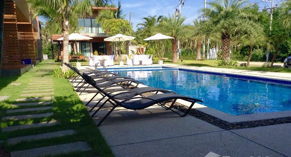 For sale 14 bedrooms retail Space in Pran Buri, Prachuap Khiri Khan