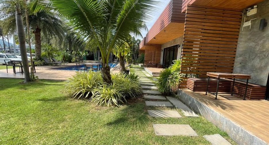 For sale 14 bedrooms retail Space in Pran Buri, Prachuap Khiri Khan