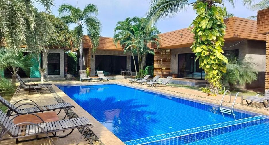 For sale 14 bedrooms retail Space in Pran Buri, Prachuap Khiri Khan