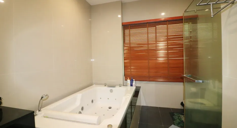 For sale 3 bedrooms house in Mueang Udon Thani, Udon Thani