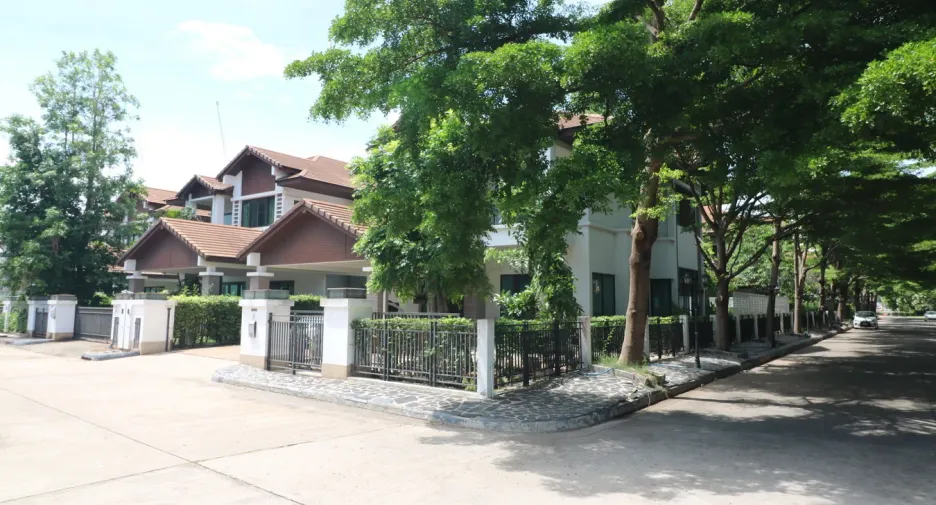 For sale 3 bedrooms house in Mueang Udon Thani, Udon Thani