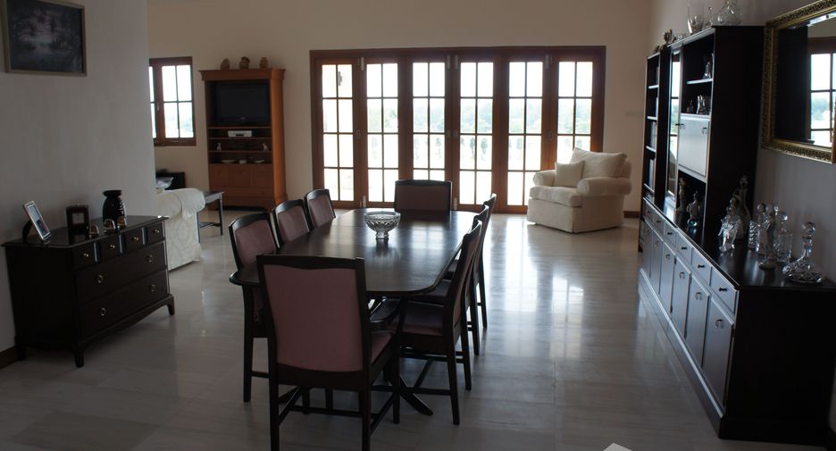 For sale 10 bedrooms villa in Cha Am, Phetchaburi