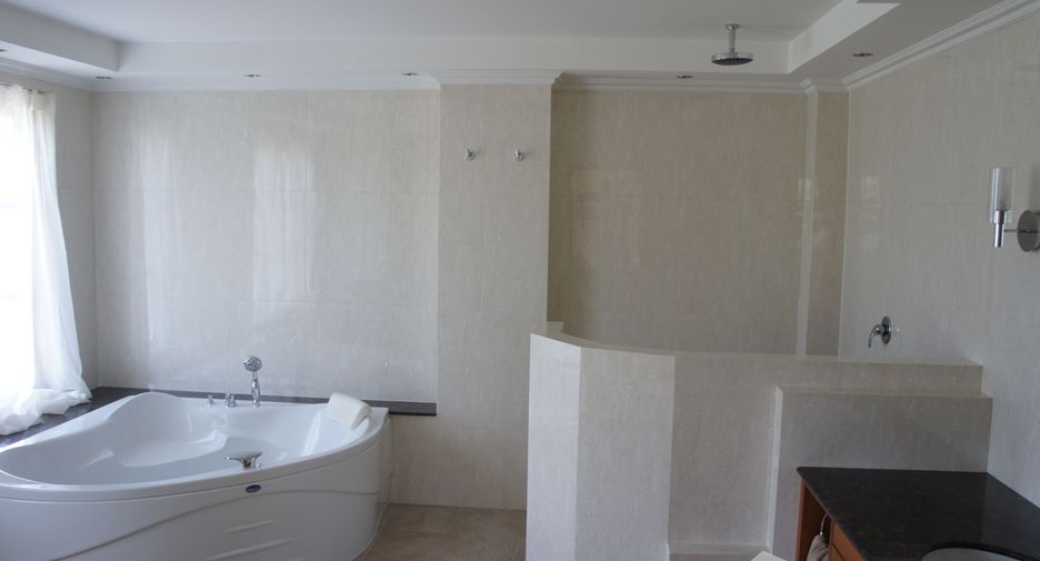 For sale 10 bedrooms villa in Cha Am, Phetchaburi