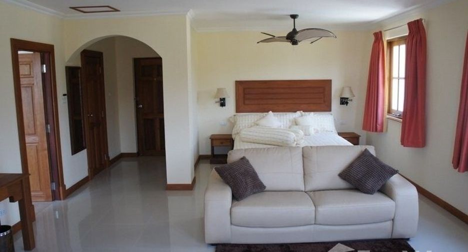 For sale 10 bedrooms villa in Cha Am, Phetchaburi