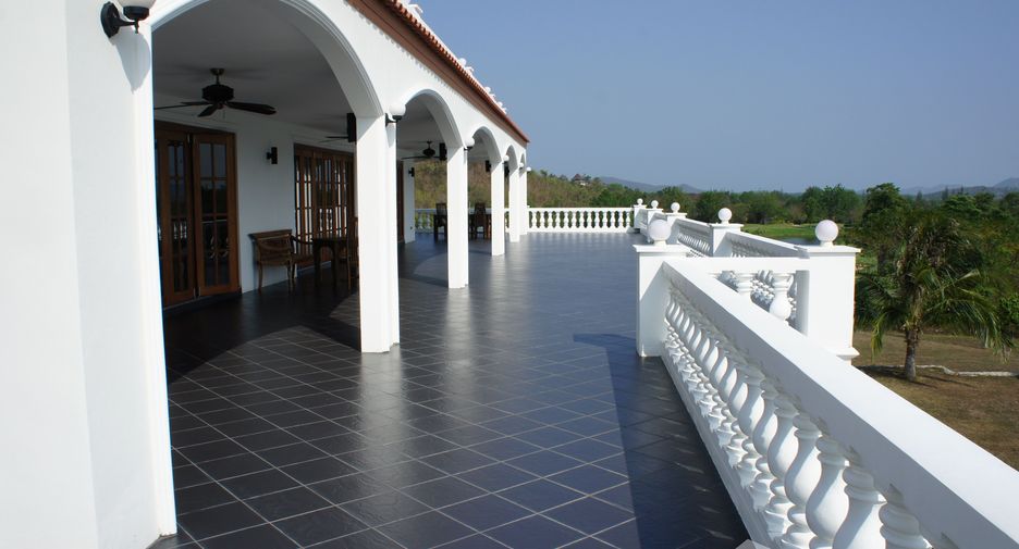 For sale 10 bedrooms villa in Cha Am, Phetchaburi