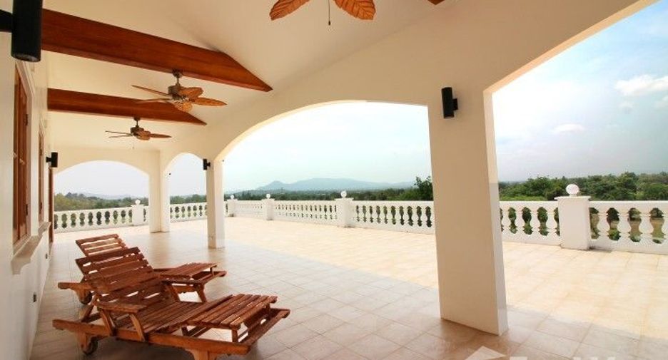 For sale 10 bedrooms villa in Cha Am, Phetchaburi