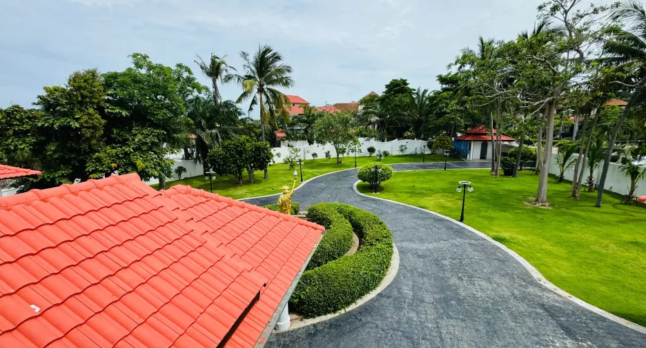 For sale 8 ベッドルーム house in Bang Lamung, Chonburi
