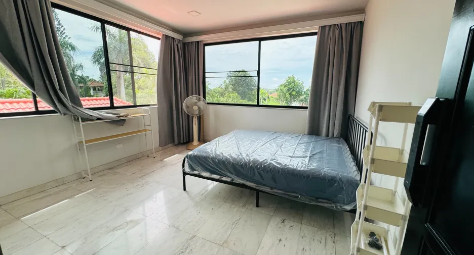 For sale 8 ベッドルーム house in Bang Lamung, Chonburi