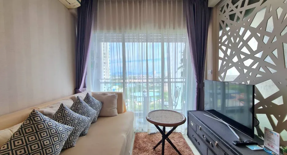 出售 和 出租 1 卧室 公寓 在 Bang Lamung, Chon Buri