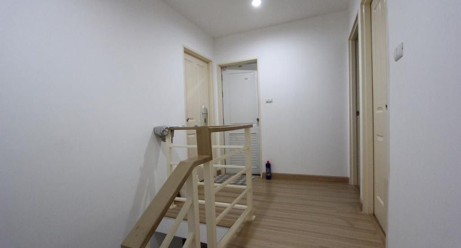 For sale 3 bedrooms townhouse in Mueang Samut Prakan, Samut Prakan