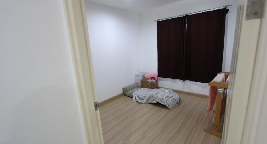 For sale 3 bedrooms townhouse in Mueang Samut Prakan, Samut Prakan