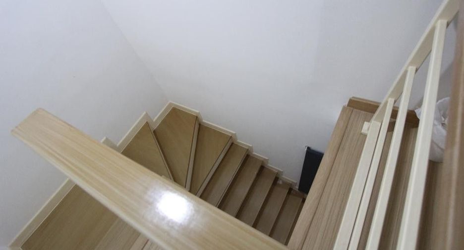 À vendre 3 chambres maison de ville à Mueang Samut Prakan, Samut Prakan