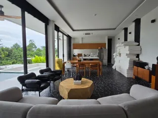 À louer 6 chambres villa à Thalang, Phuket