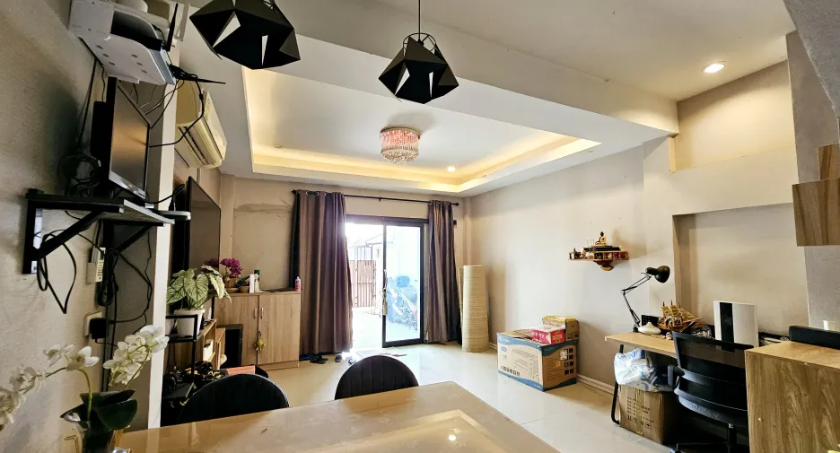 ขาย และ ให้เช่า 2 ห้องนอน ทาวน์เฮ้าส์ ใน เมืองเชียงราย, เชียงราย