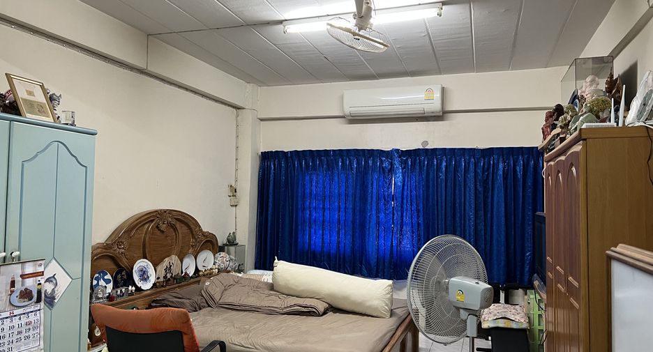 Reihenhaus zum Kauf mit 3 Zimmer in Bang Khun Thian, Bangkok