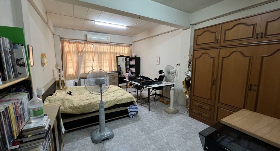 Reihenhaus zum Kauf mit 3 Zimmer in Bang Khun Thian, Bangkok