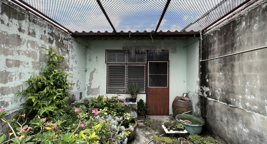 Reihenhaus zum Kauf mit 3 Zimmer in Bang Khun Thian, Bangkok