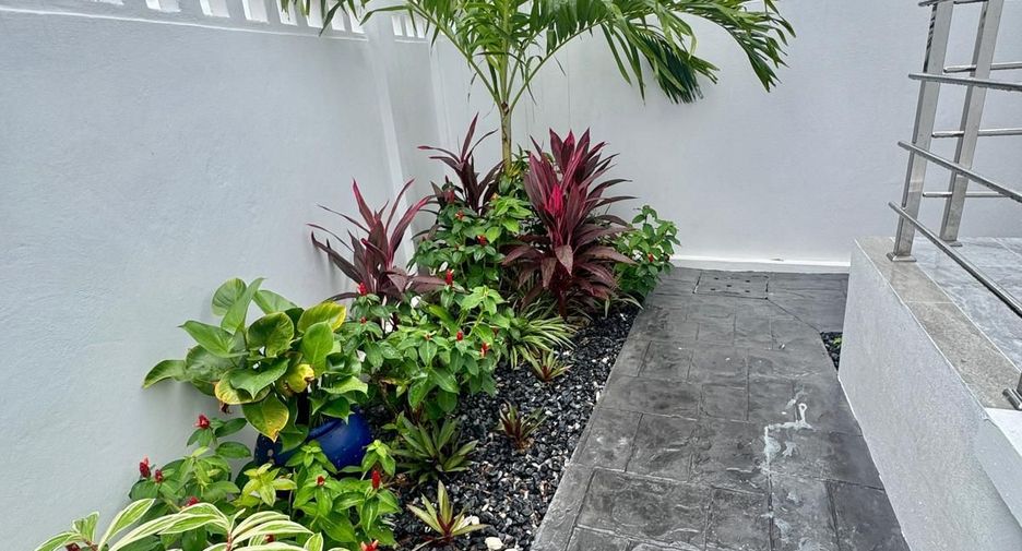 For sale 4 bedrooms villa in Thalang, Phuket