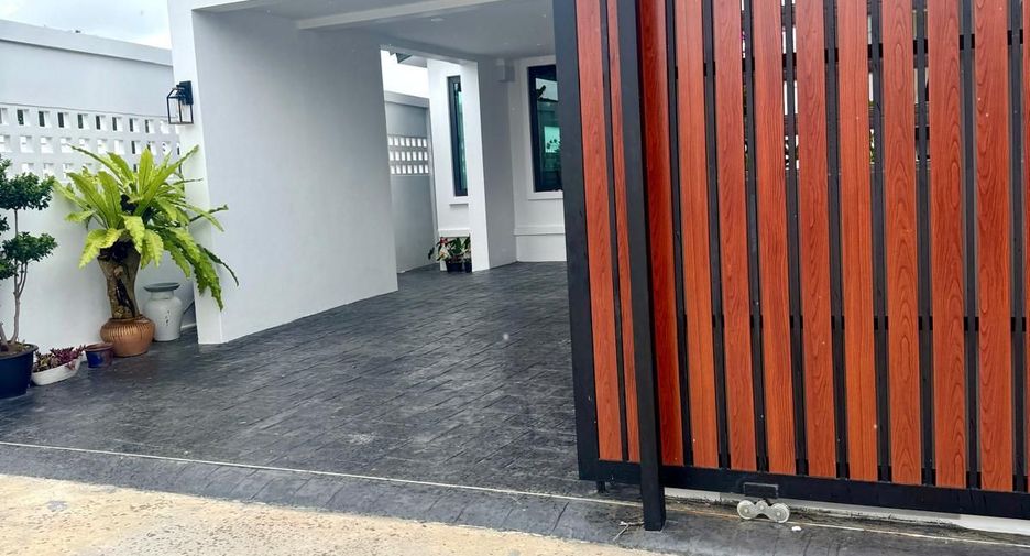 For sale 4 bedrooms villa in Thalang, Phuket