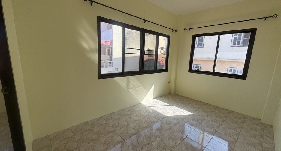 For rent 3 bedrooms house in Sattahip, Chonburi