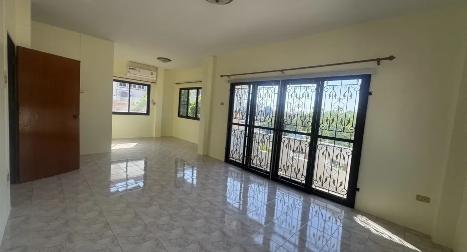 For rent 3 bedrooms house in Sattahip, Chonburi