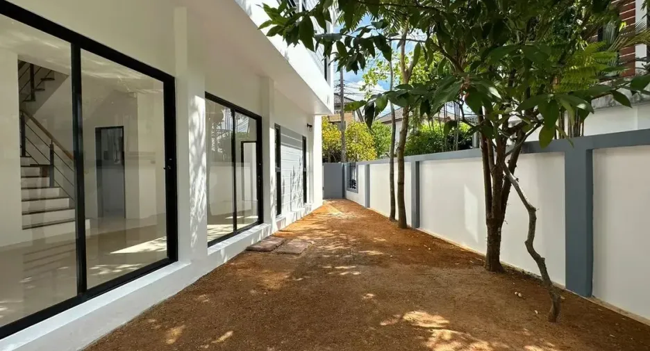 For sale 3 ベッドルーム townhouse in Mueang Phuket, Phuket