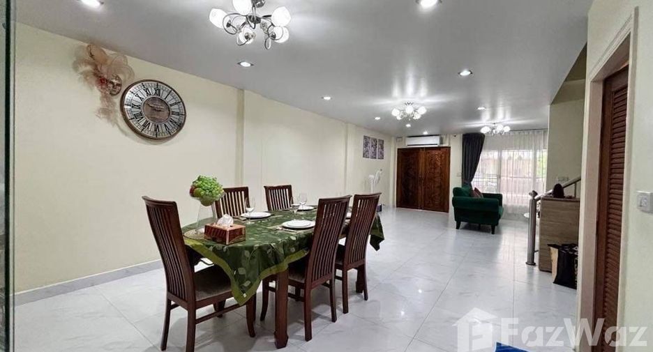 À vendre 4 chambres maison de ville à Kathu, Phuket