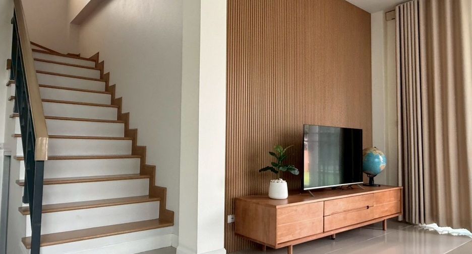 For rent 3 bedrooms house in San Kamphaeng, Chiang Mai