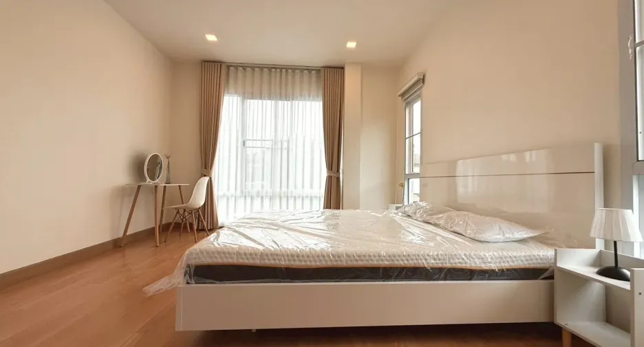 For rent 3 bedrooms house in San Kamphaeng, Chiang Mai
