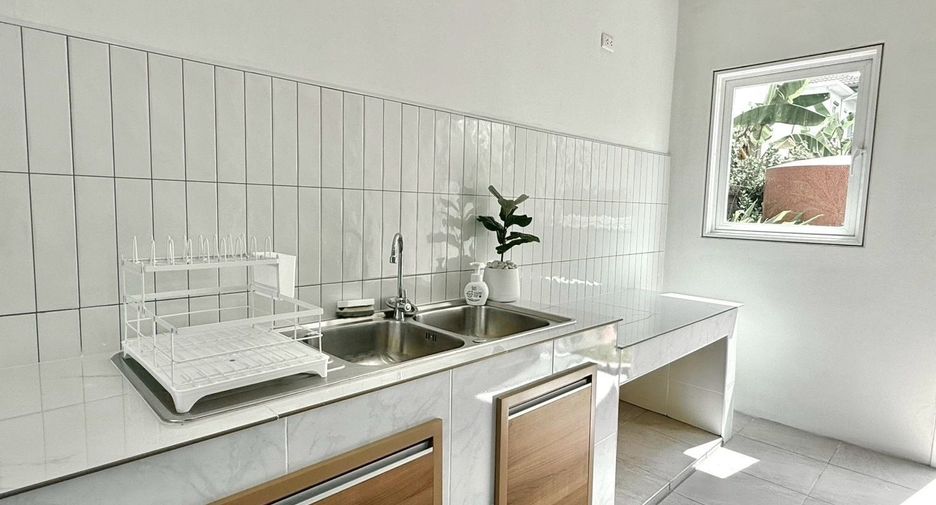 For rent 3 bedrooms house in San Kamphaeng, Chiang Mai