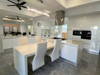 Villa zum Kauf mit 4 Zimmer in Bang Lamung, Chonburi