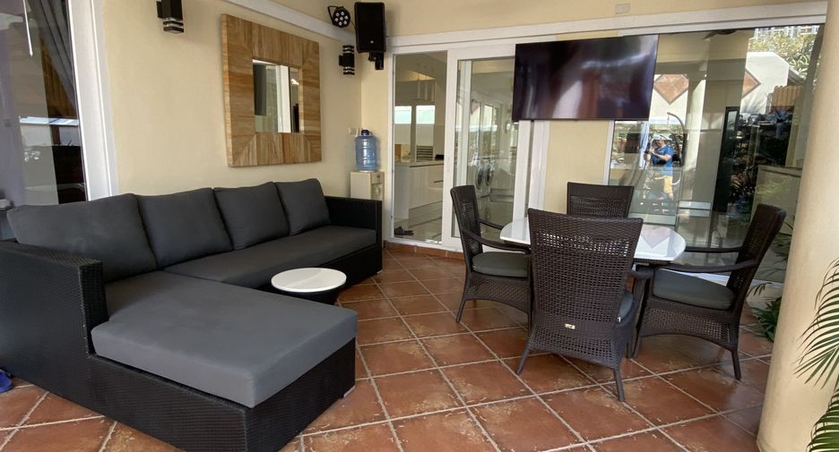 For sale 4 bedrooms villa in Bang Lamung, Chonburi
