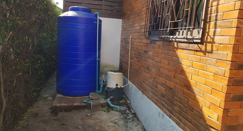 For sale 4 bedrooms house in Mueang Chiang Mai, Chiang Mai
