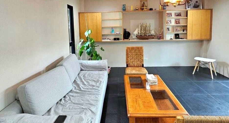 Casa en venta de 5 habitaciones en Prawet, Bangkok