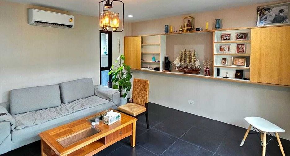 Casa en venta de 5 habitaciones en Prawet, Bangkok