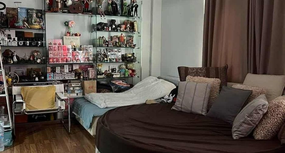 For sale 3 bedrooms townhouse in Bang Na, Bangkok