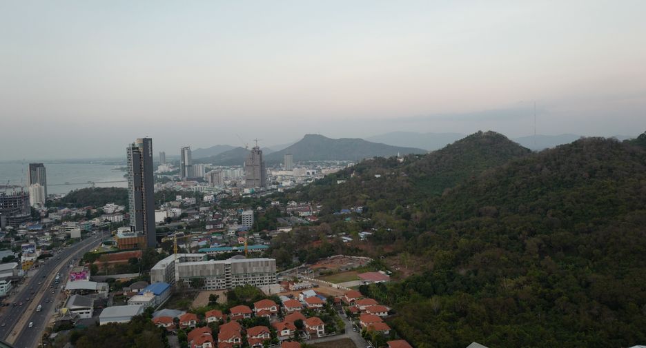 For sale 1 bed condo in Si Racha, Chonburi