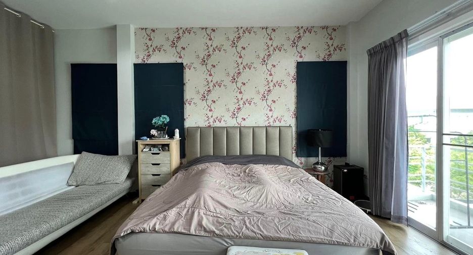 For sale 4 bedrooms house in Bang Khun Thian, Bangkok